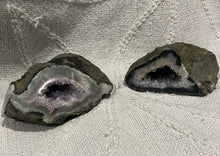 Load image into Gallery viewer, Amethyst Heads/Caves
