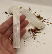 Load image into Gallery viewer, Selenite Sticks/rods 10-40cm
