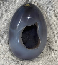 Load image into Gallery viewer, Agate Egg- With Druzy
