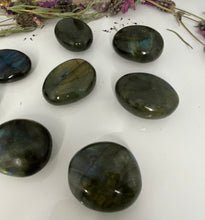 Load image into Gallery viewer, Labradorite Palm Stone
