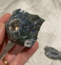 Load image into Gallery viewer, Moss agate rough
