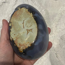 Load image into Gallery viewer, Agate Egg- With Druzy
