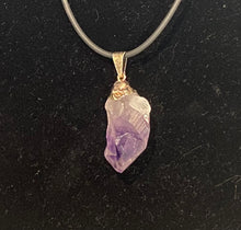 Load image into Gallery viewer, Pendant Point- Natural Amethyst
